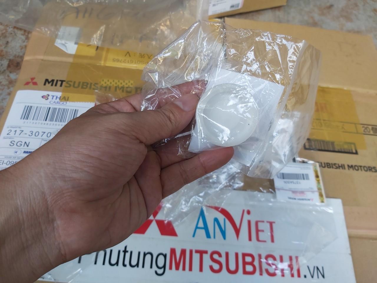 Nắp bình nước phụ xe Mitsubishi Xforce