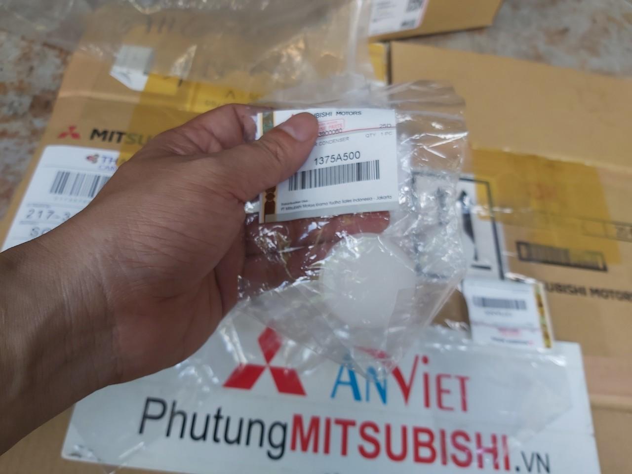Nắp bình nước phụ xe Mitsubishi Xforce