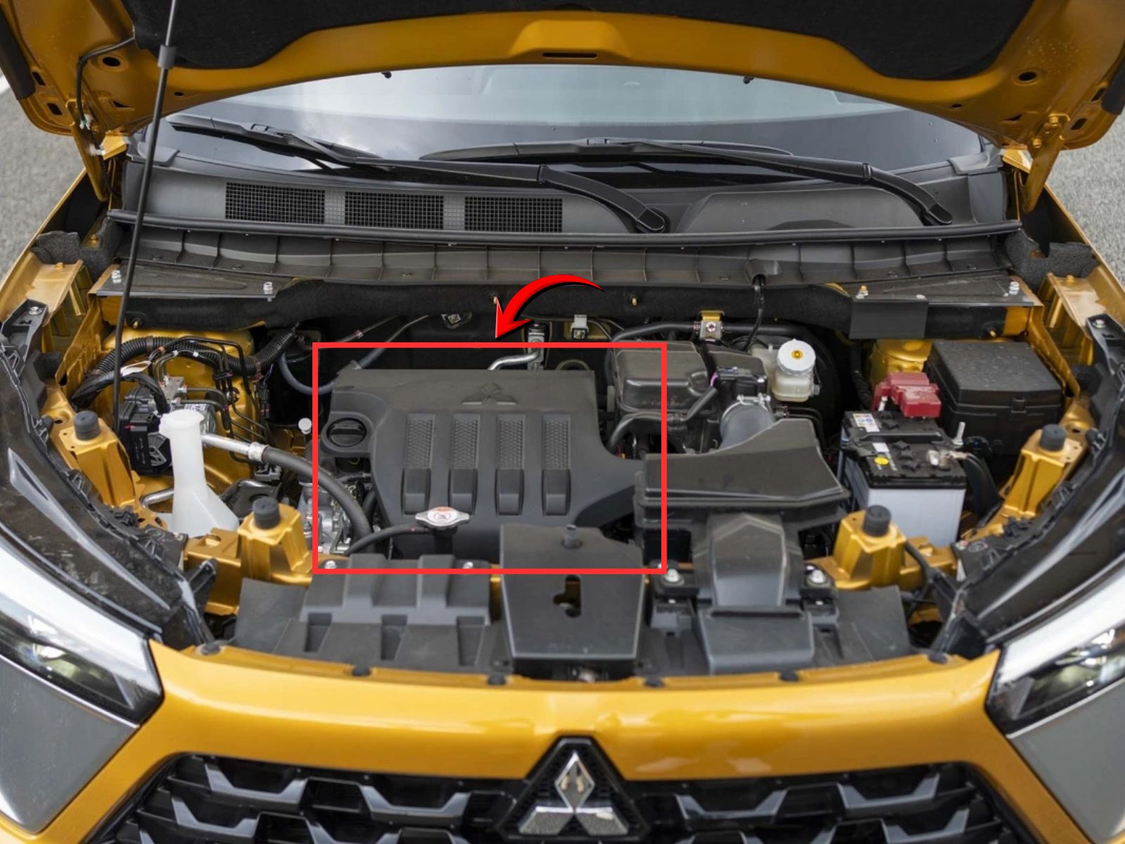 Nắp che mặt máy, nắp che động cơ xe Mitsubishi Xforce