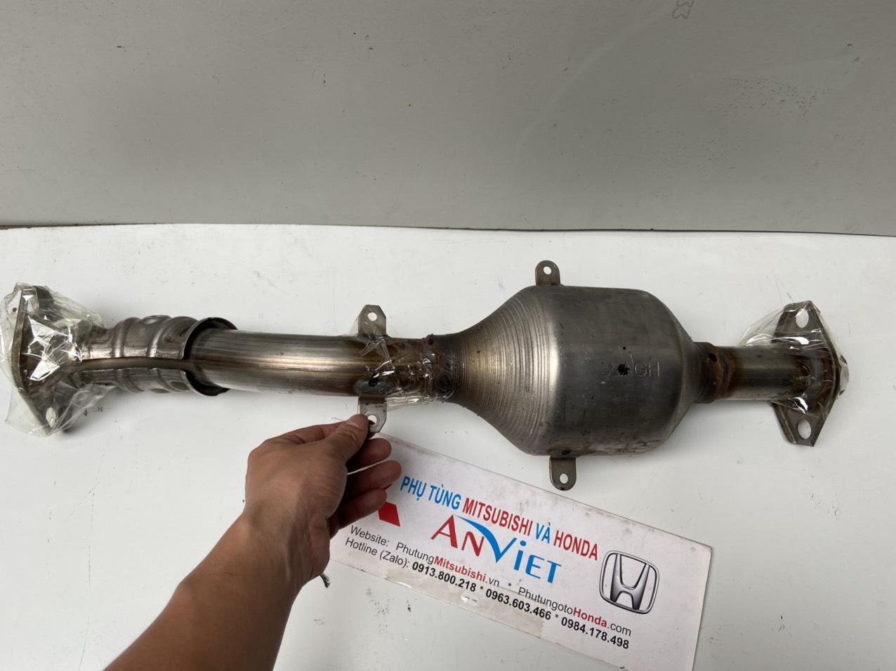 Ống xả trước, Bầu chuyển đổi khí xả xe Mitsubishi Xforce