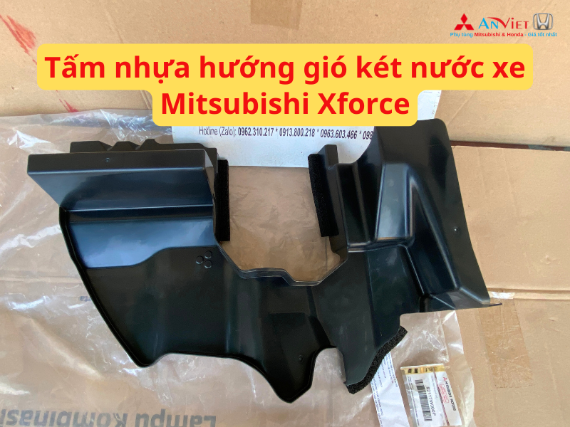 Tấm nhựa hướng gió két nước trung tâm xe Mitsubishi Xforce