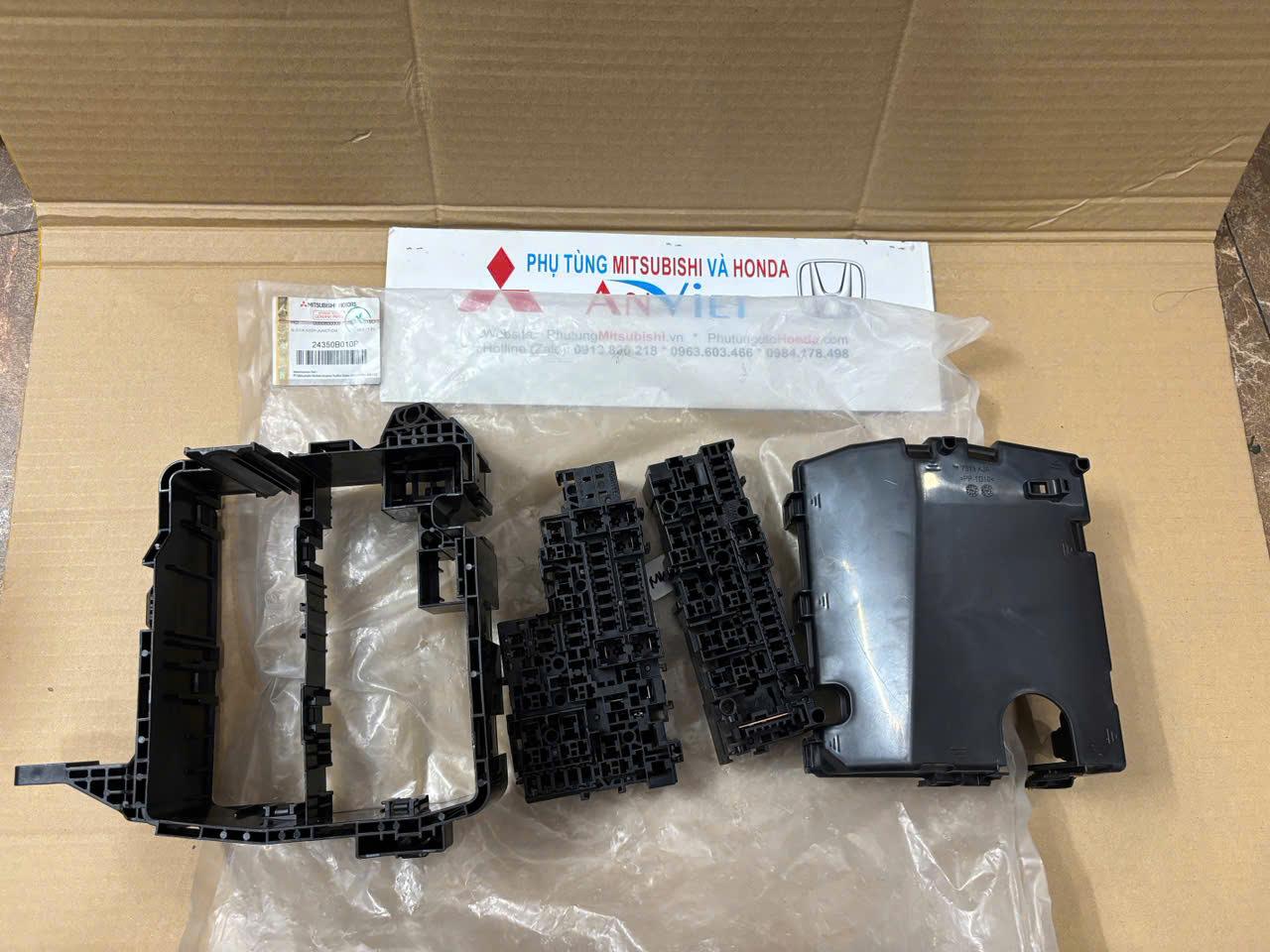 Thân hộp cầu chì khoang động cơ xe Mitsubishi Xforce