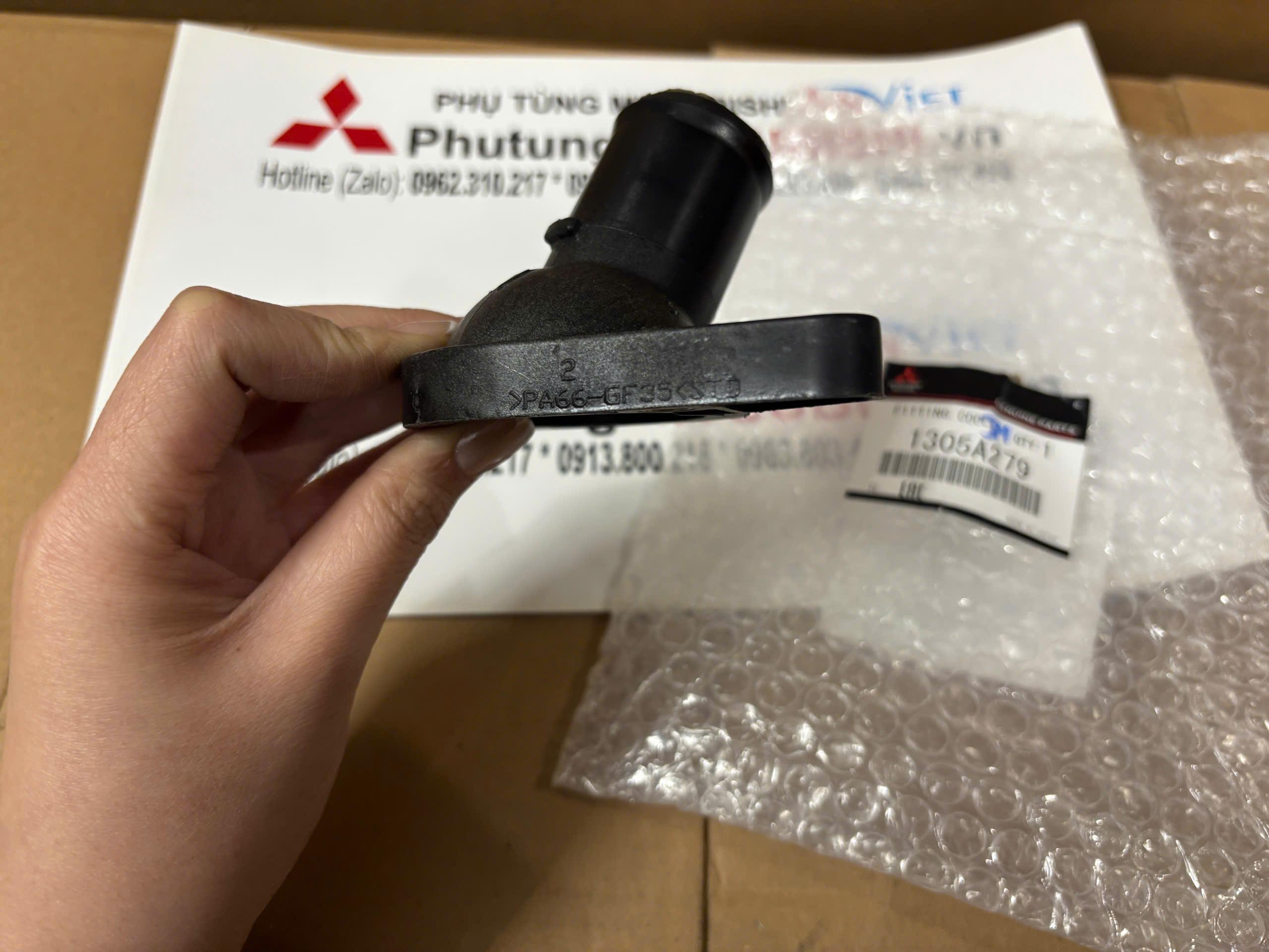 Vỏ van hằng nhiệt xe Mitsubishi Xforce