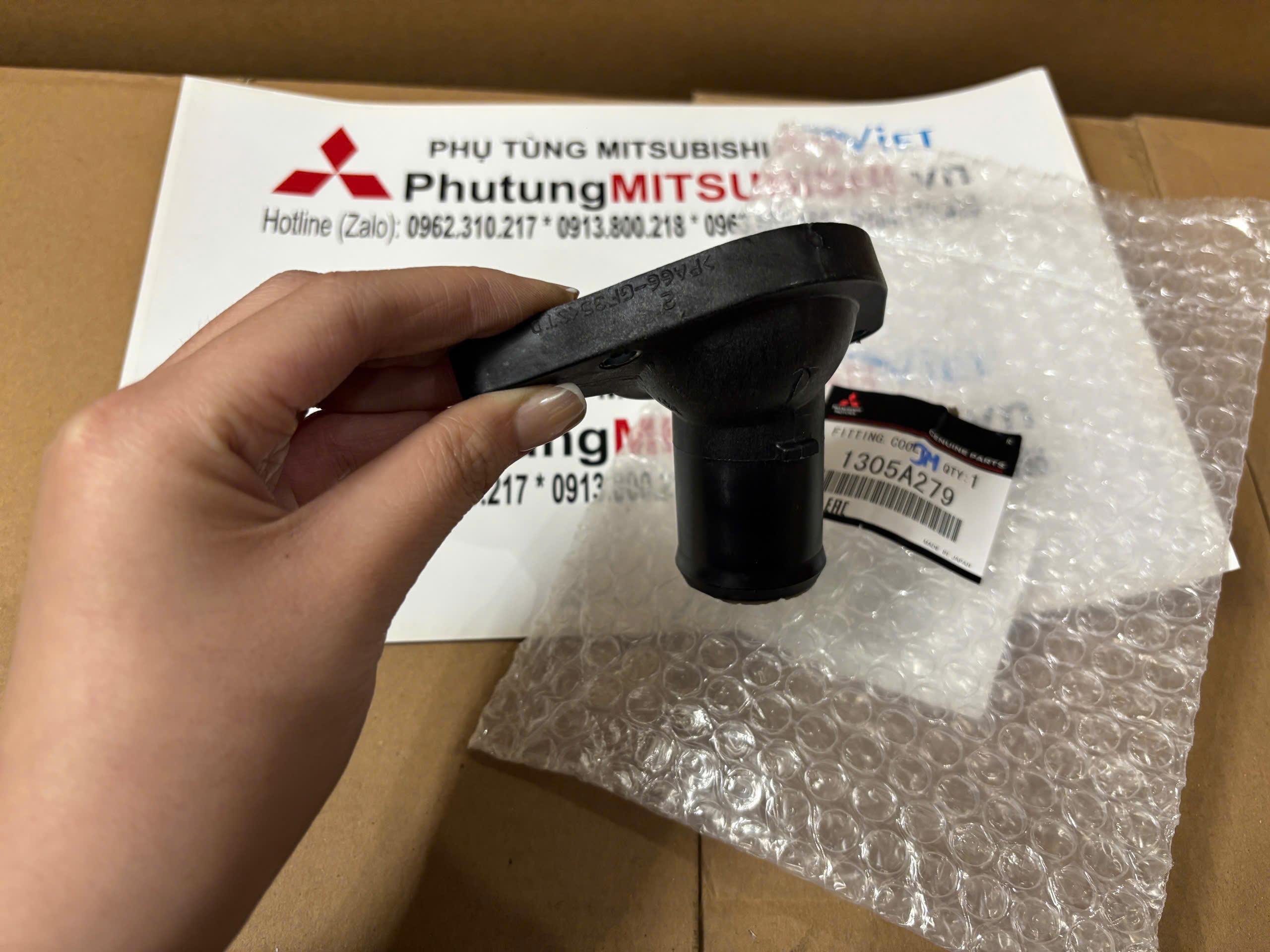 Vỏ van hằng nhiệt xe Mitsubishi Xforce