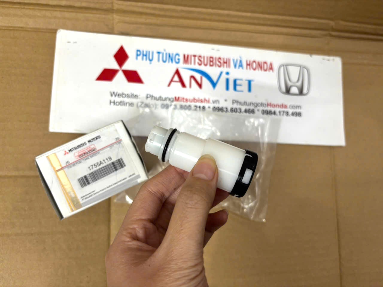 Van điều áp bơm xăng, nhiên liệu xe Mitsubishi Xpander