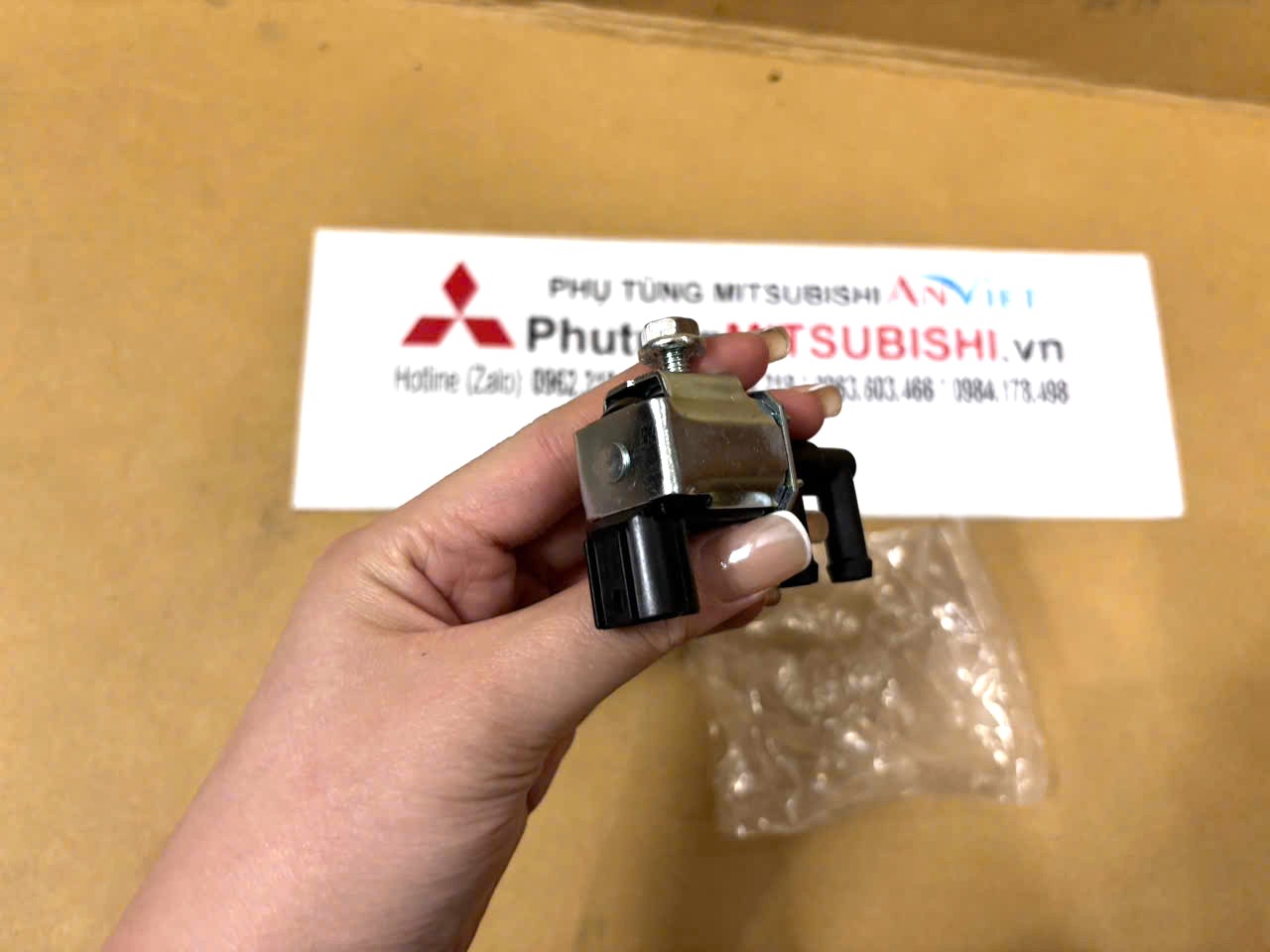 Van điện từ kiểm soát khí thải, van Solenoid xe Mitsubishi Xforce