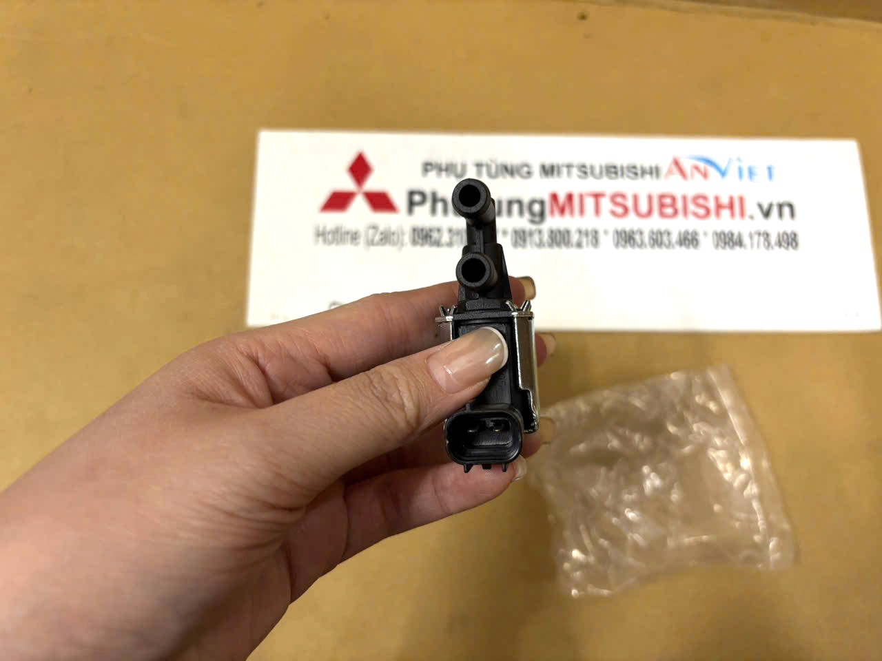 Van điện từ kiểm soát khí thải, van Solenoid xe Mitsubishi Xforce