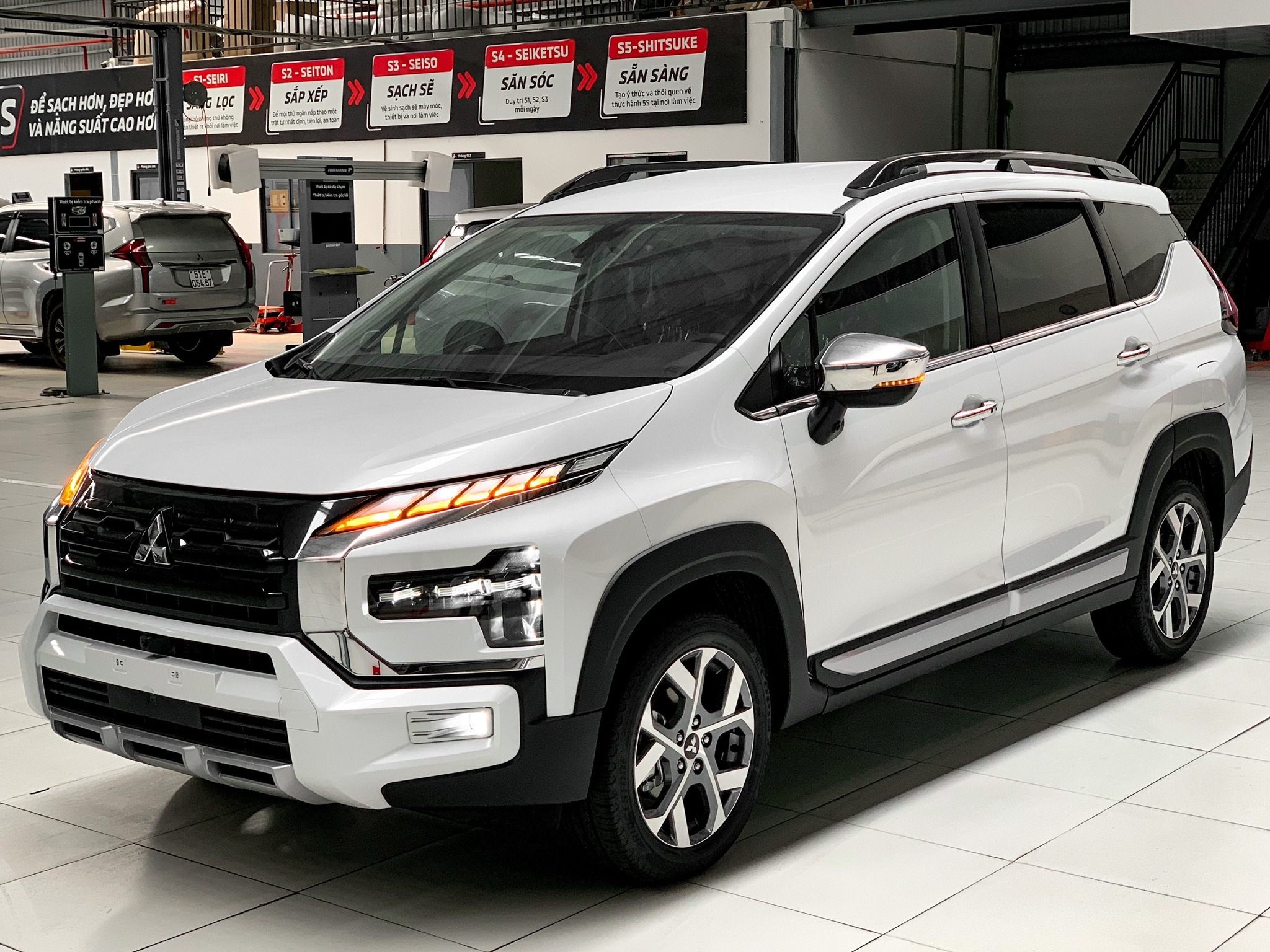 Xpander Cross có máy dầu không?
