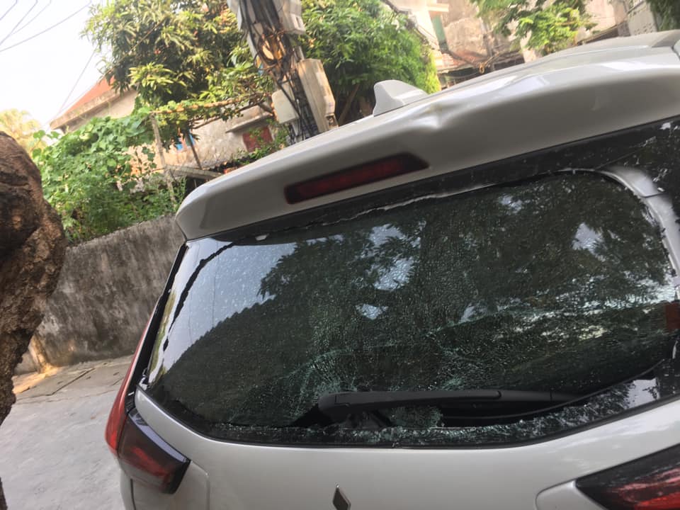 kính cửa hậu, kính cốp sau, kính lưng xe Mitsubishi Xpander