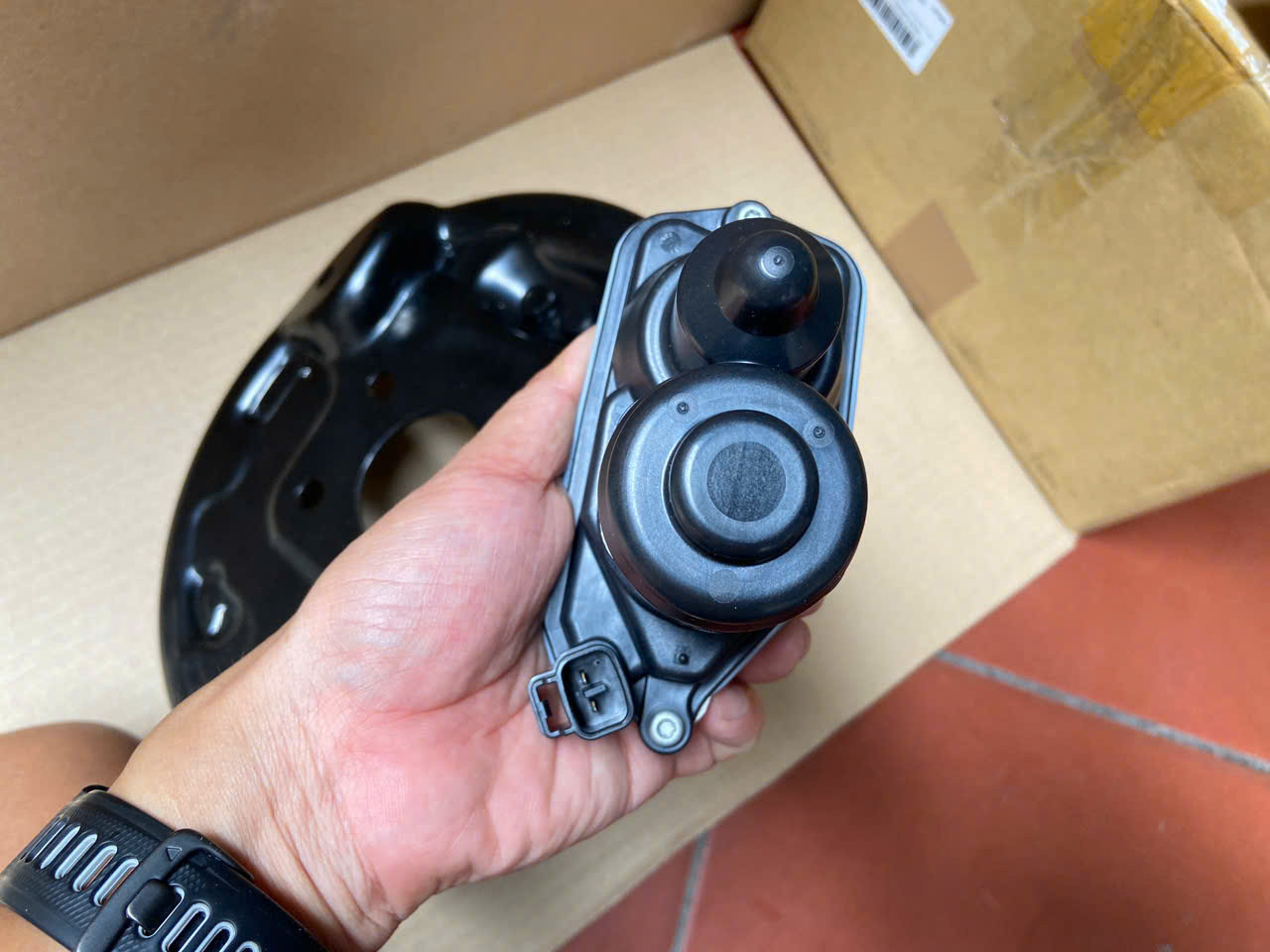 Đĩa Lắp Bố, guốc phanh sau liền Mô tơ phanh tay điện tử xe Mitsubishi Xpander, Xpander Cross