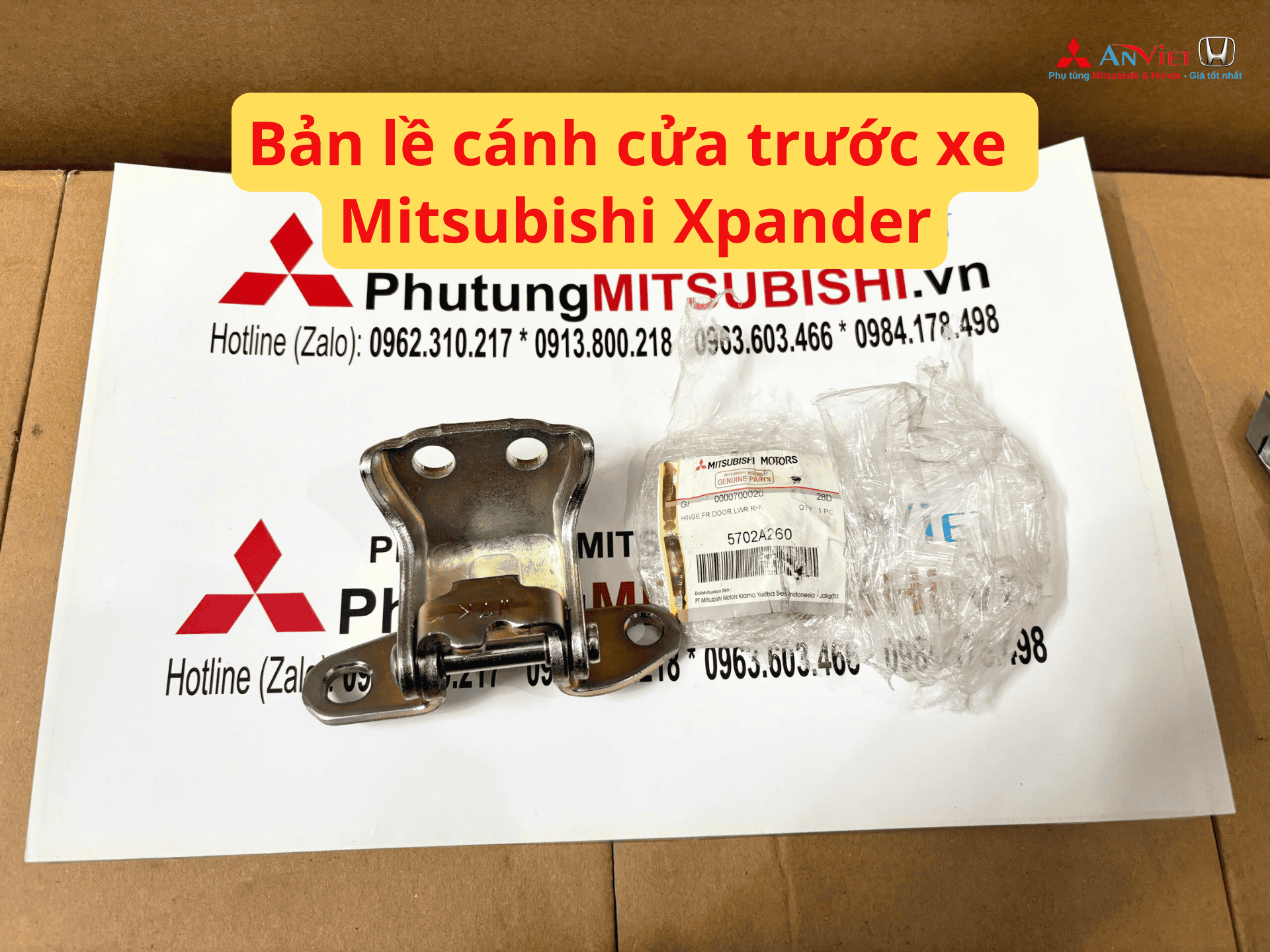 Bản lề cánh cửa trước xe Mitsubishi Xpander