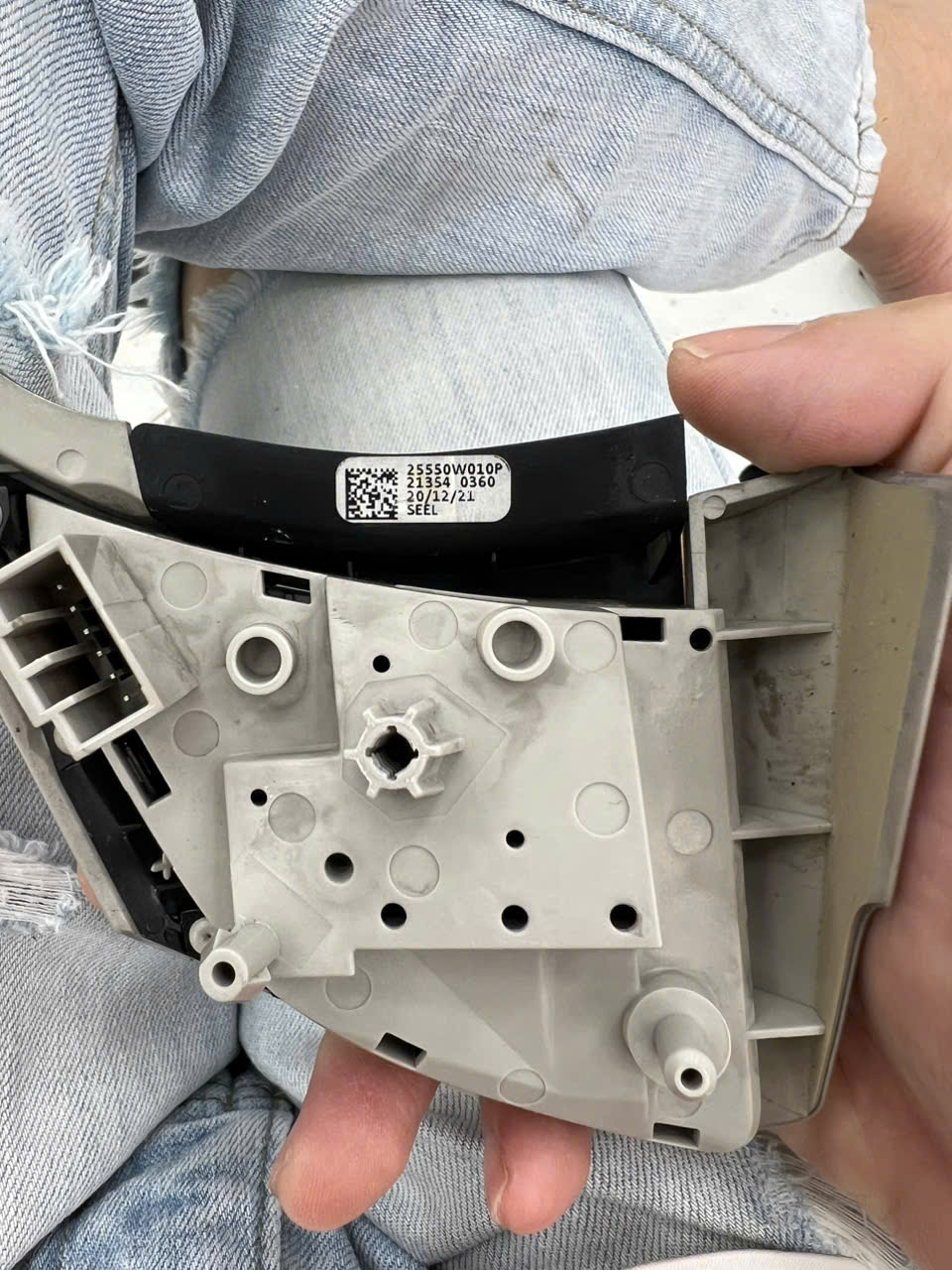 Công tắc điều khiển cruise control vô lăng dùng cho xe túi khí tròn Mitsubishi Xpander 2022 hàng bãi