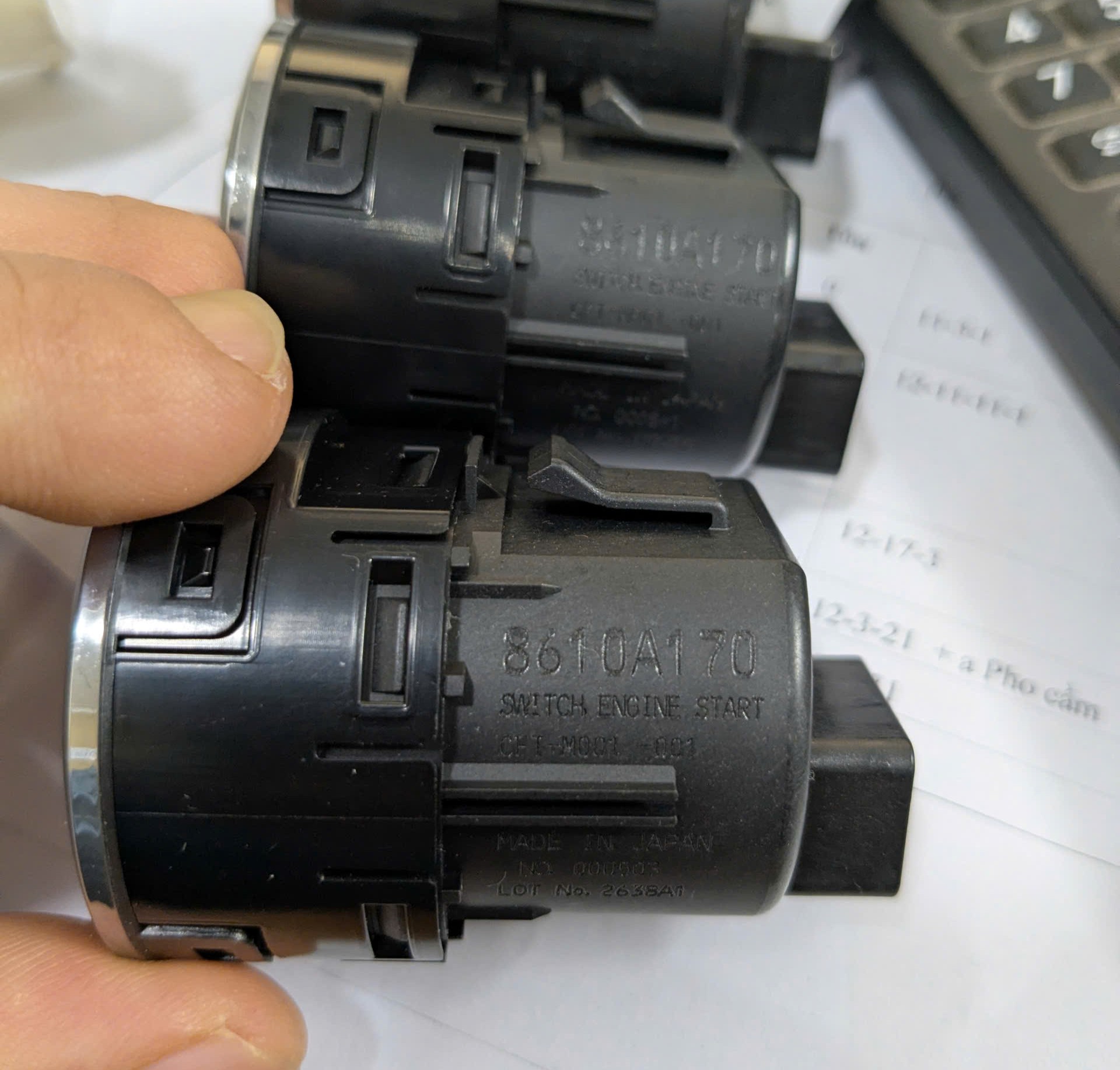 Công tắc Start Stop động cơ xe Mitsubishi Xpander