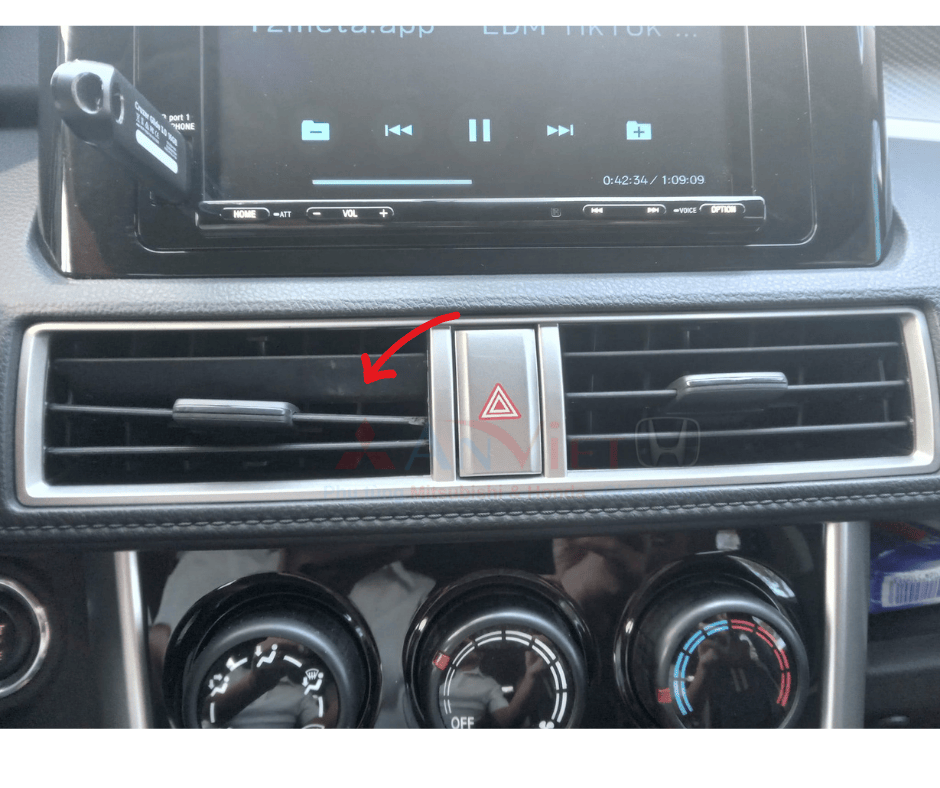 Cửa gió điều hòa trung tâm xe Mitsubishi Xpander