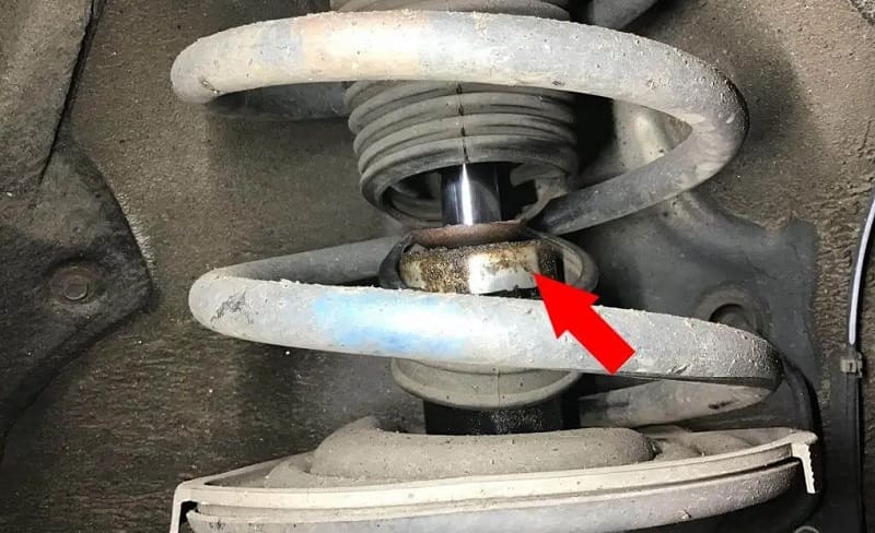 Phuộc sau xe Mitsubishi xpander hỏng hoặc xuống cấp