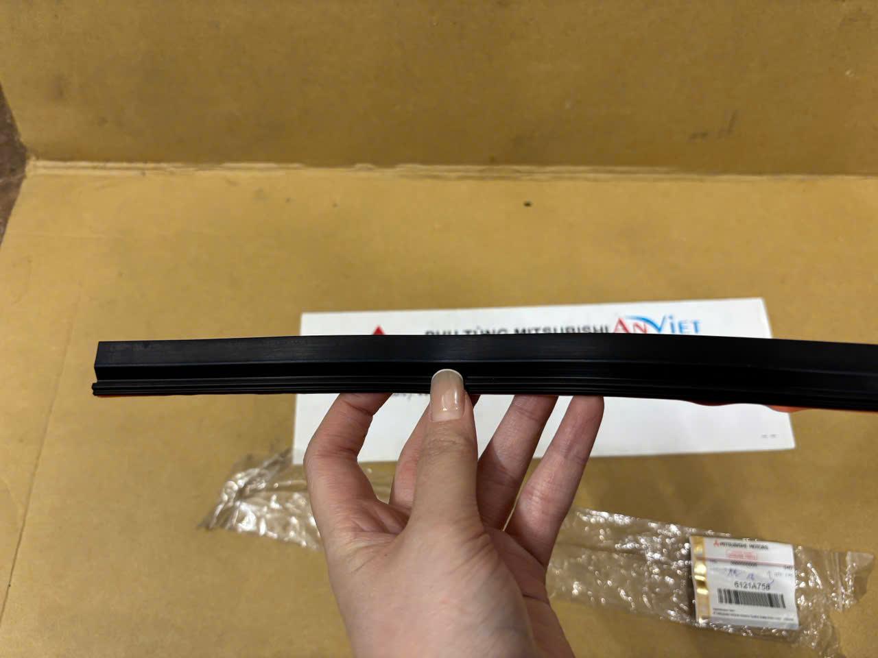 Gioăng kính hông xe Mitsubishi Xpander