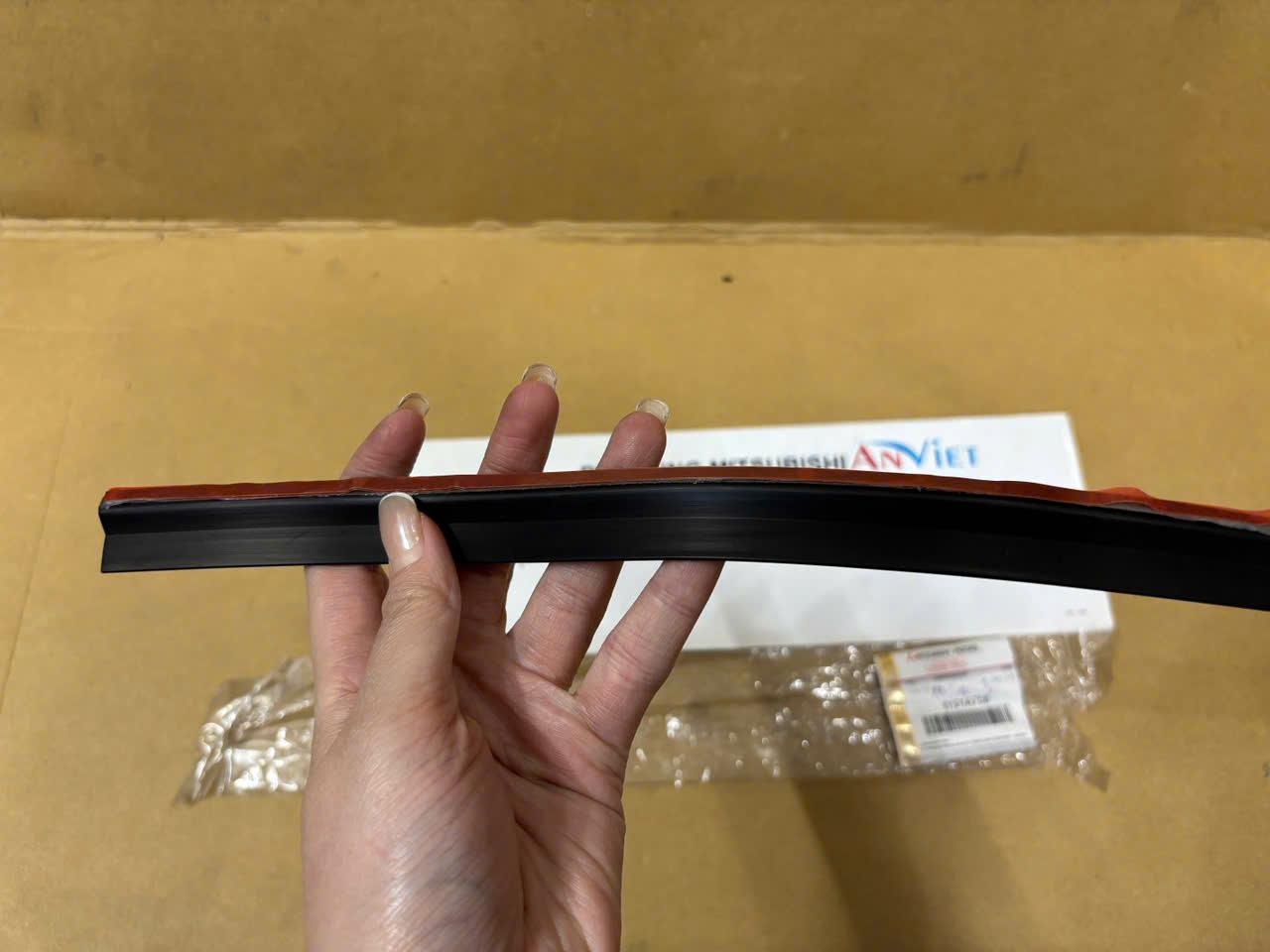 Gioăng kính hông xe Mitsubishi Xpander