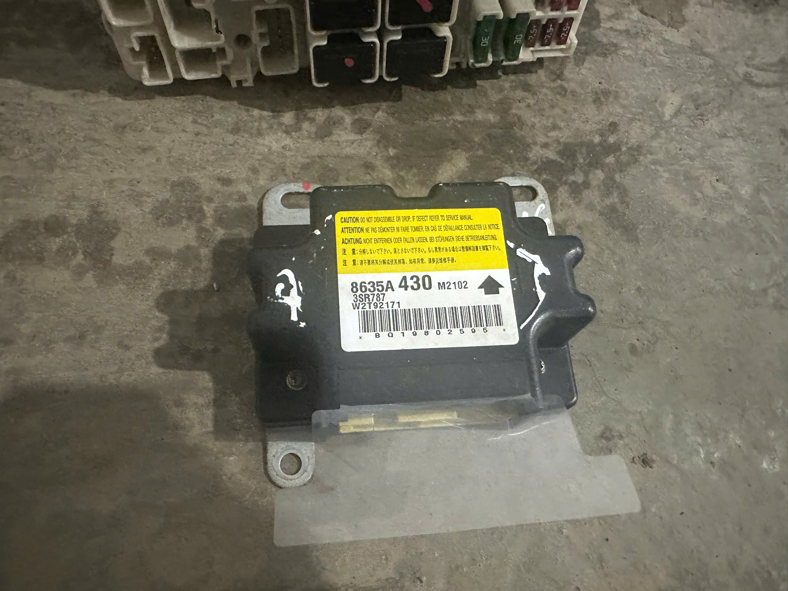 Hộp điều khiển túi khí xe Mitsubishi Xpander hàng bãi