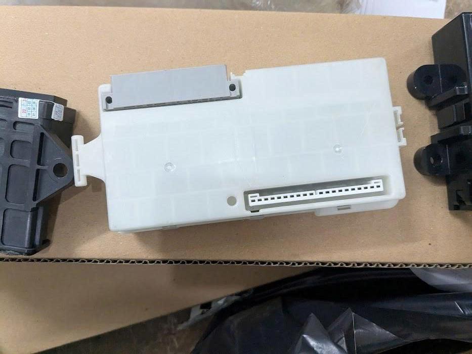 Hộp etacs điều khiển âm báo, thời gian trong táp lô Mitsubishi Xpander hàng bãi