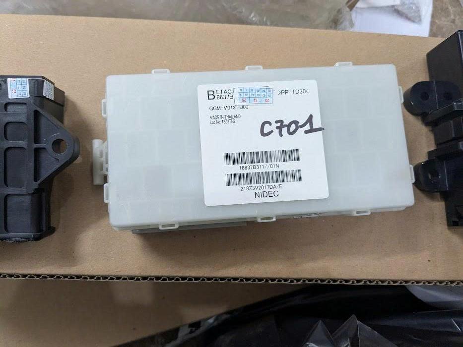 Hộp etacs điều khiển âm báo, thời gian trong táp lô Mitsubishi Xpander hàng bãi