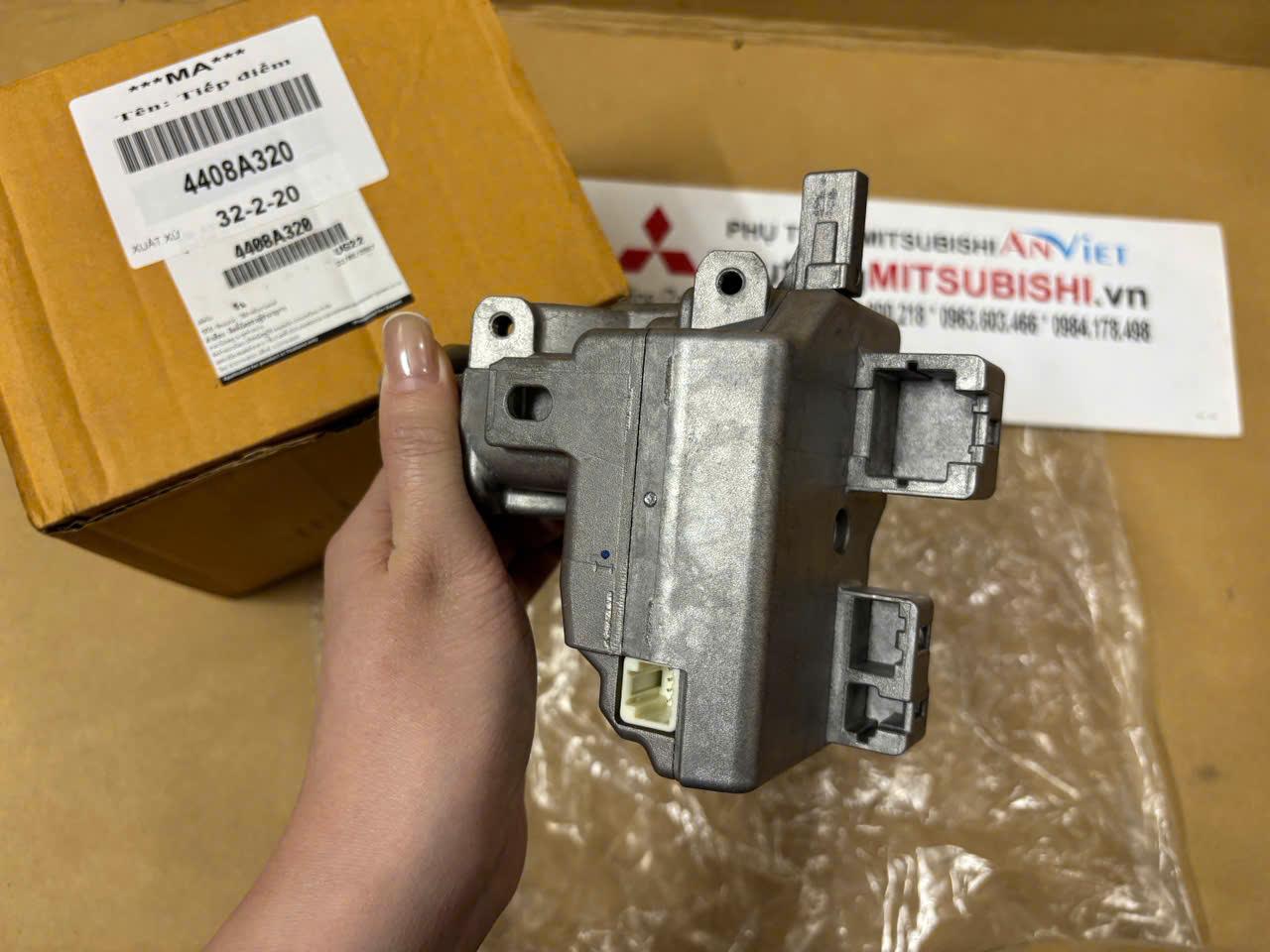Ổ khóa vô lăng xe Mitsubishi Xpander