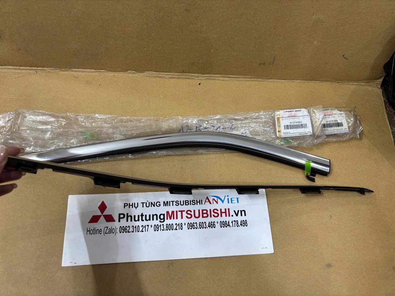 Nẹp dưới kính hông xe Mitsubishi Xpander