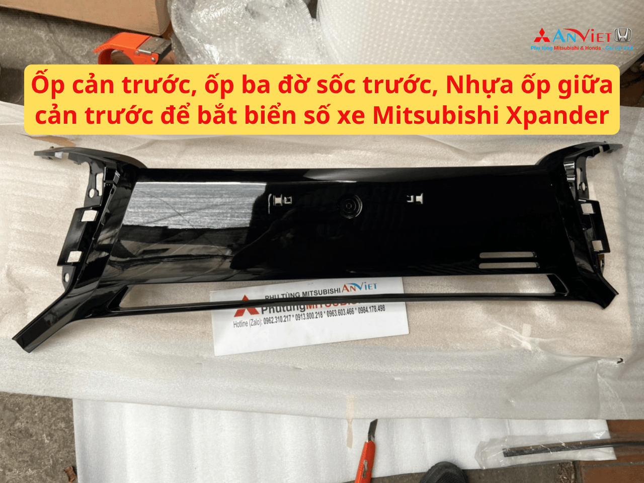 Ốp cản trước, ốp ba đờ sốc trước, Nhựa ốp giữa cản trước để bắt biển số xe Mitsubishi Xpander