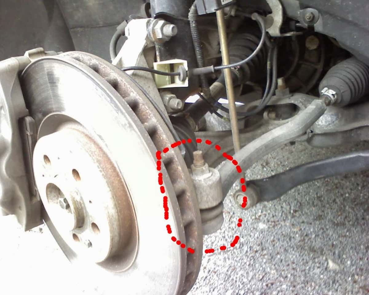 Các dấu hiệu cho biết Rô tuyn lái trong xe Mitsubishi Xpander