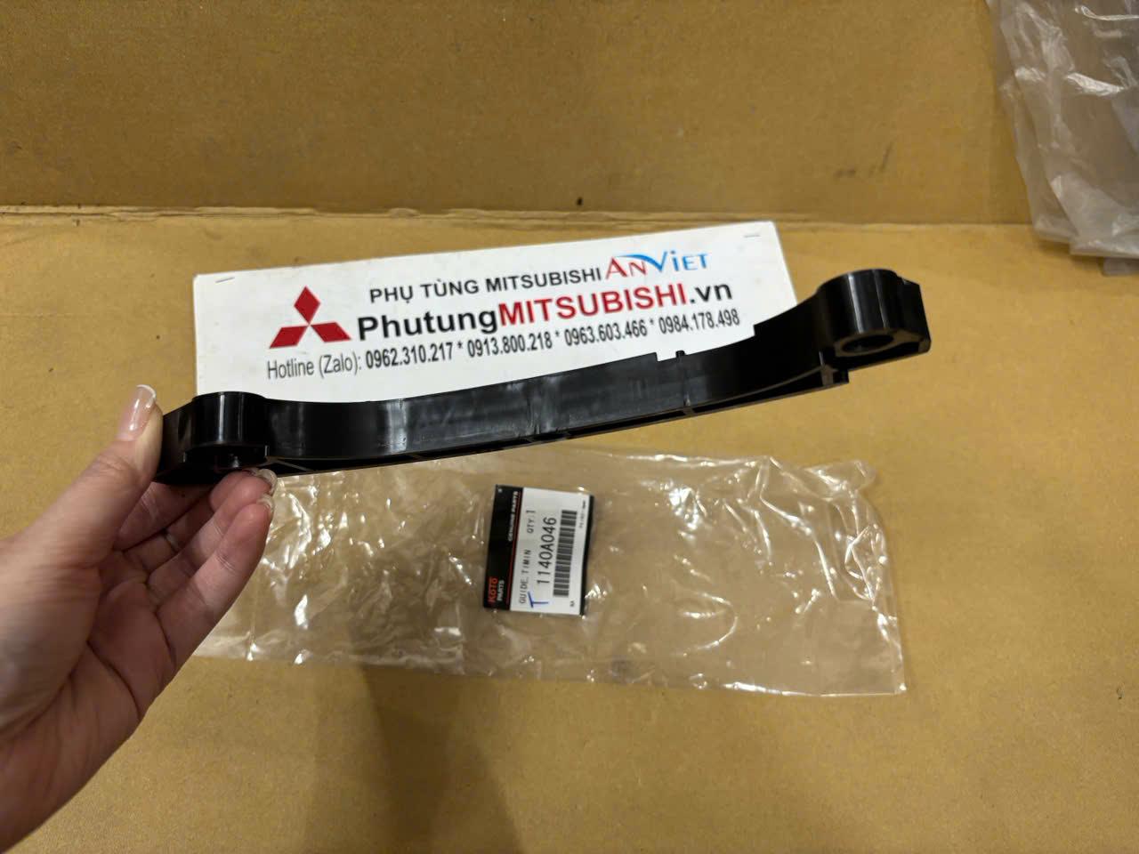 Tỳ cam cong xe Mitsubishi Attrage