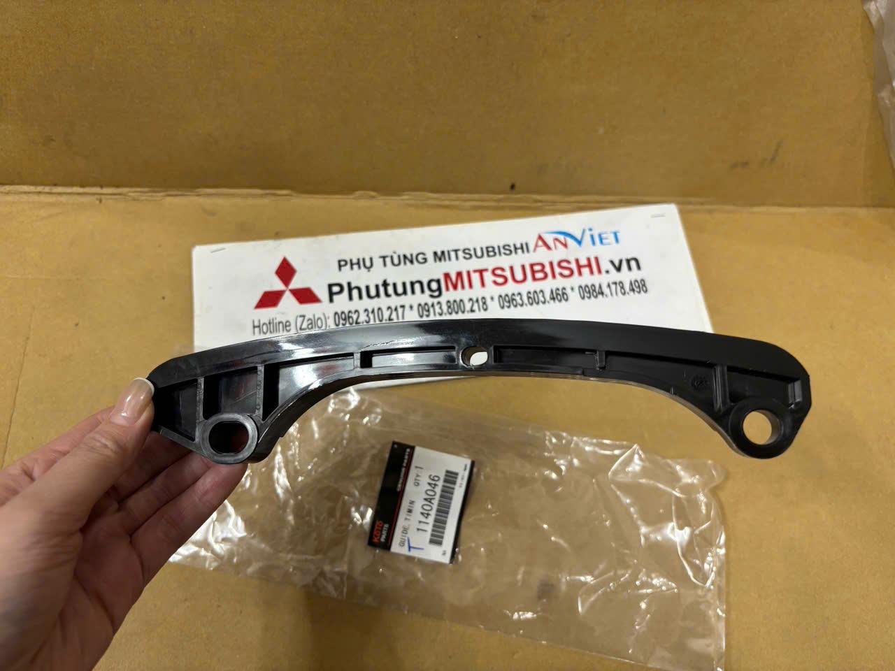 Tỳ cam cong xe Mitsubishi Attrage