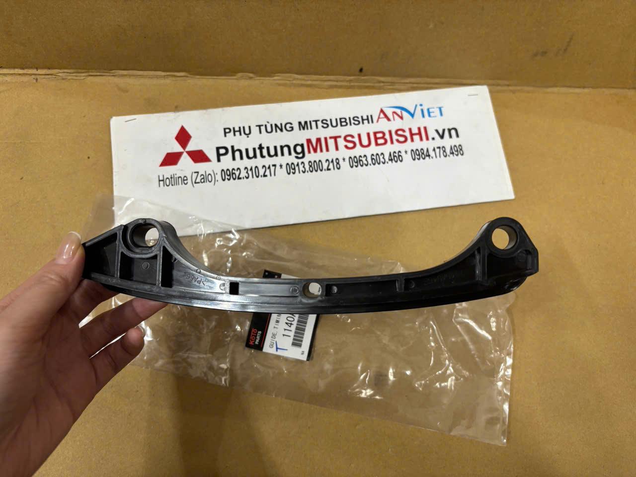 Tỳ cam cong xe Mitsubishi Attrage