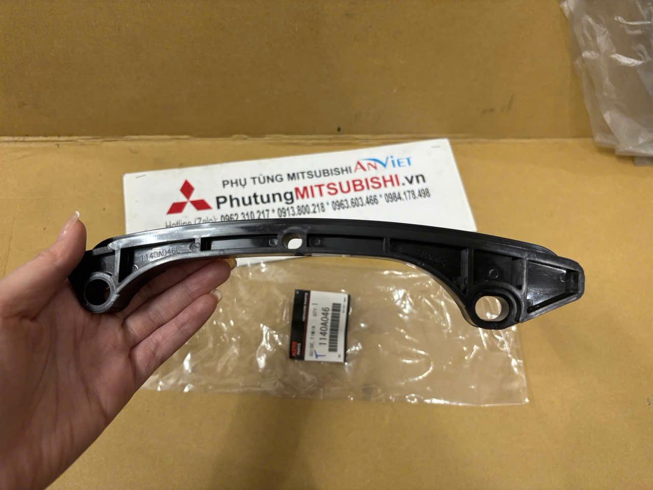 Tỳ cam cong xe Mitsubishi Attrage
