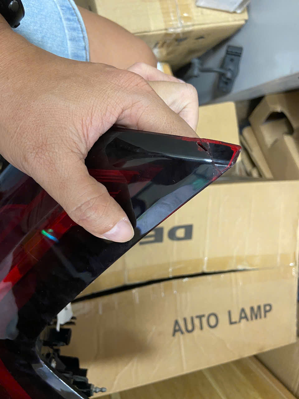Thanh lý Đèn hậu RH xe Mitsubishi Xpander | Giá 550K