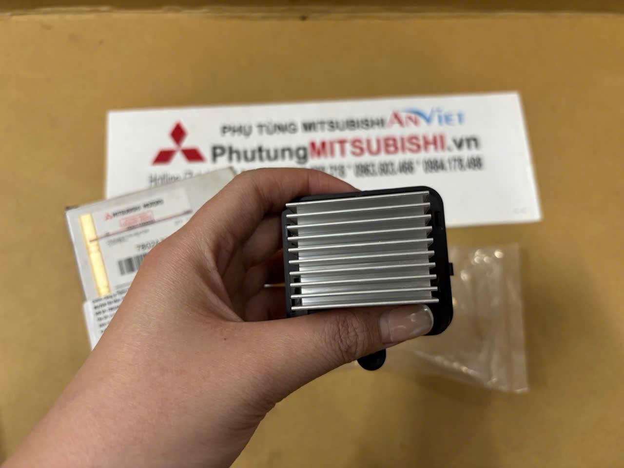 Trở quạt điều hoà trong Taplo xe Mitsubishi Xpander