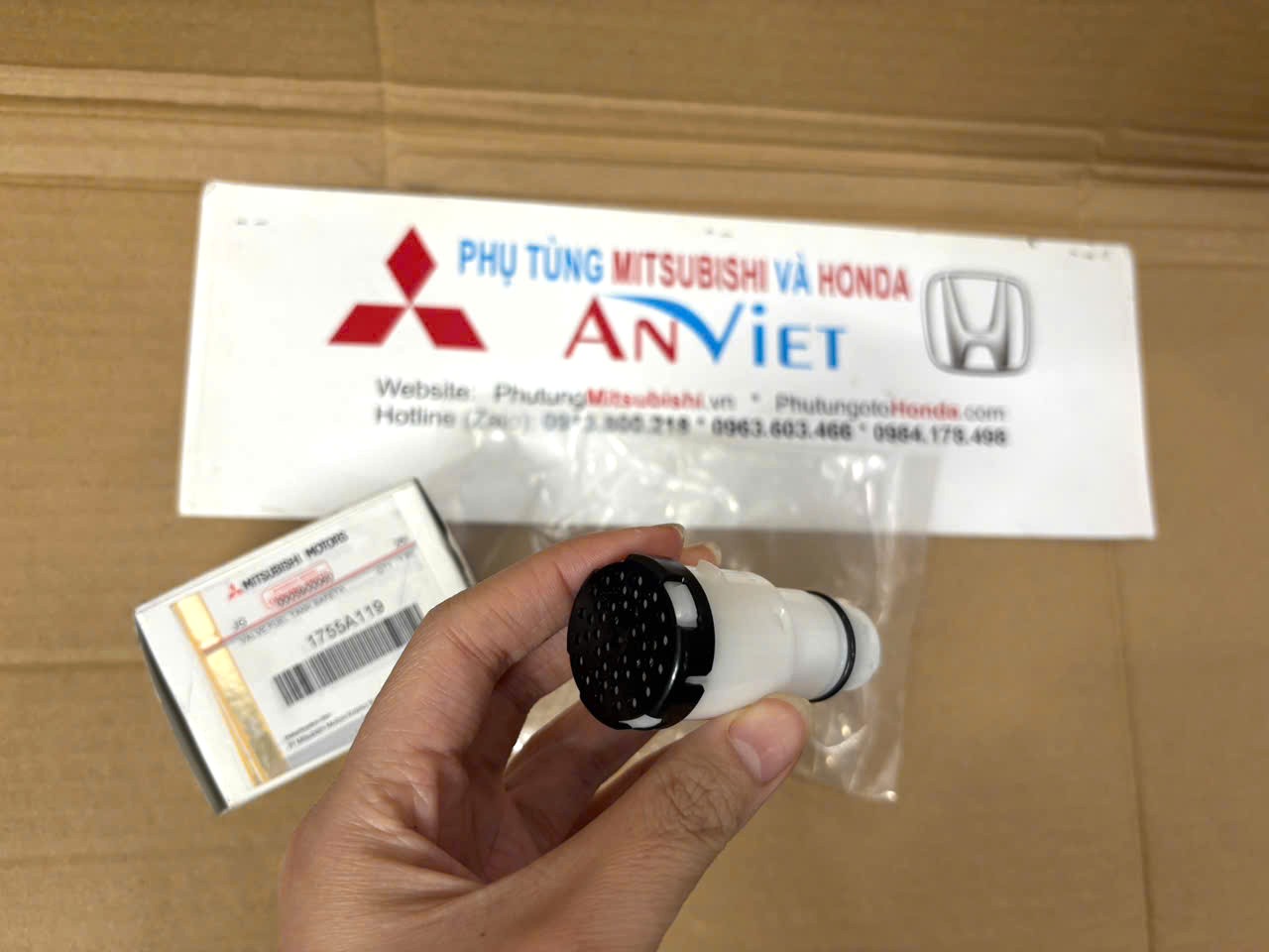 Van điều áp bơm xăng, nhiên liệu xe Mitsubishi Xpander