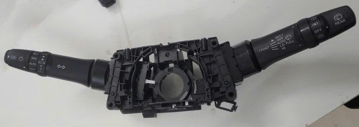 Công tắc đèn pha cốt và công tắc gạt mưa Xe Mitsubishi Xpander 2018 - 2026, Công tắc pha cốt gạt mưa Xpander Cross 2020 - 2026 vị trí lắp cảm biến góc lái 8600A733