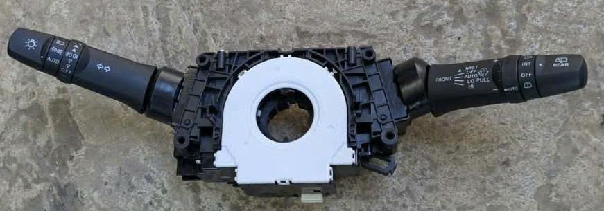 Công tắc đèn pha cốt và công tắc gạt mưa Xe Mitsubishi Xpander 2018 - 2026, Công tắc pha cốt gạt mưa Xpander Cross 2020 - 2026 vị trí lắp cảm biến góc lái 8600A733