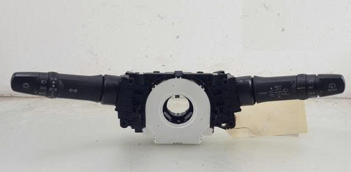 Công tắc đèn pha cốt và công tắc gạt mưa Xe Mitsubishi Xpander Cross 2018 2026 , Công tắc pha cốt gạt mưa Xpander Cross vị trí lắp cảm biến góc lái 8600a786