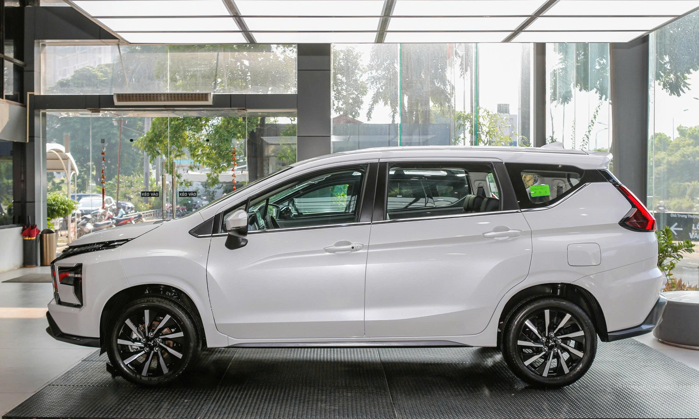 Cản trước Xe Mitsubishi Xpander 2025 2026, ba đờ sốc trước Xpander 2025 2026 62012W950P