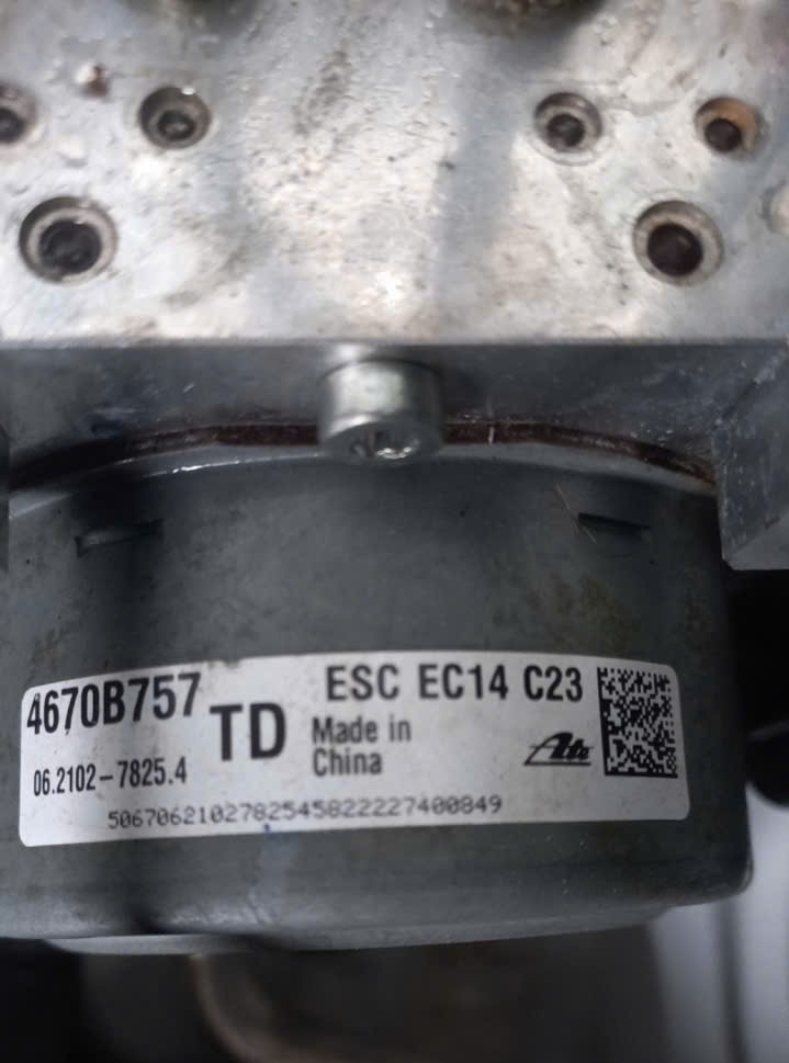 Cụm bơm ABS  Mitsubishi Xpander bơm ABS Xpander 2022 2023 2024 - bãi 4670B757