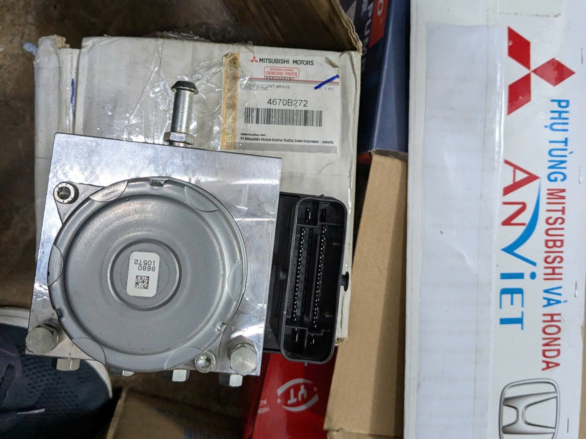 Cụm bơm ABS xe Mitsubishi Xpander