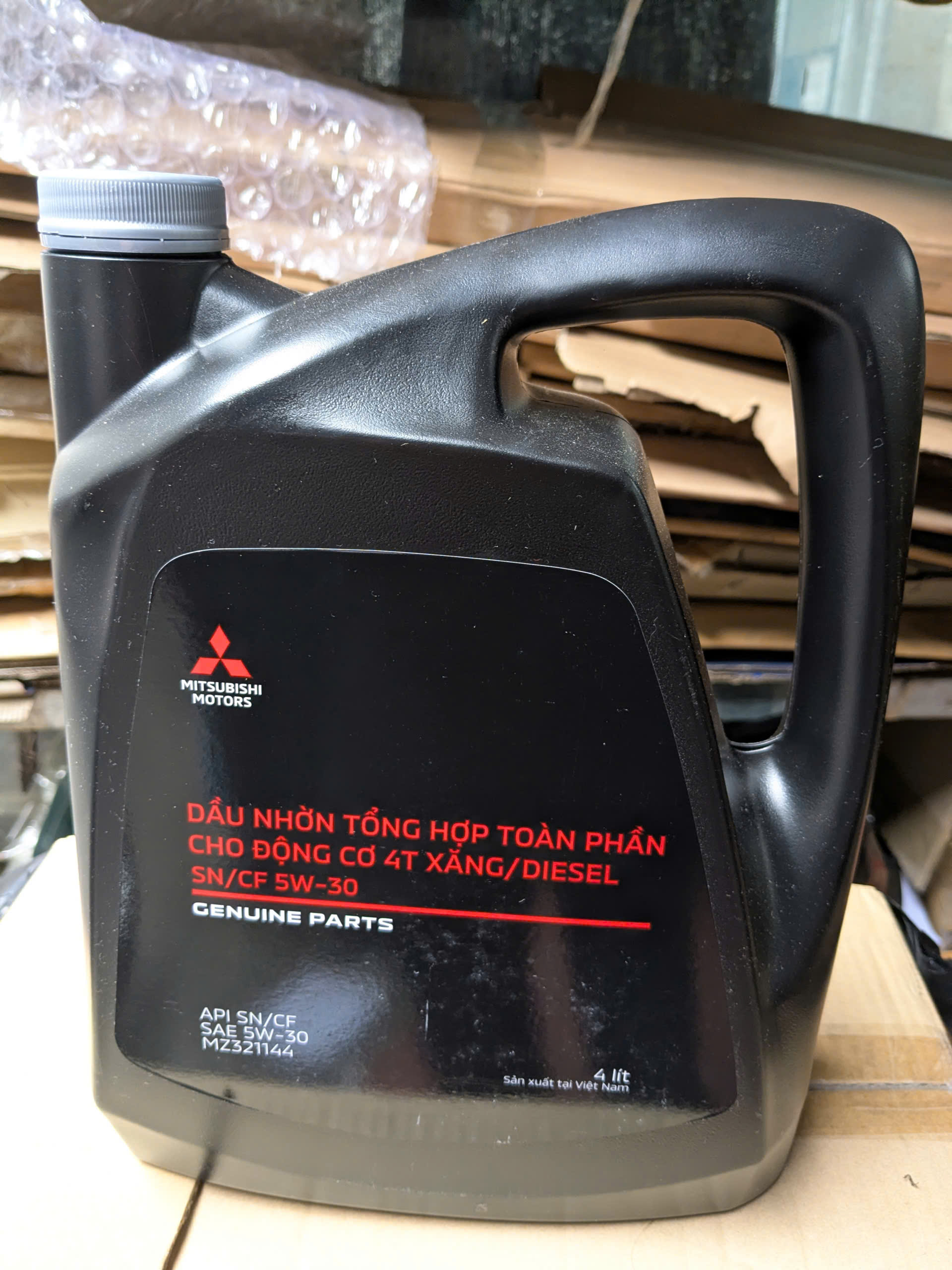 Dầu nhớt máy tổng hợp động cơ xe Mitsubishi loại 5w-30