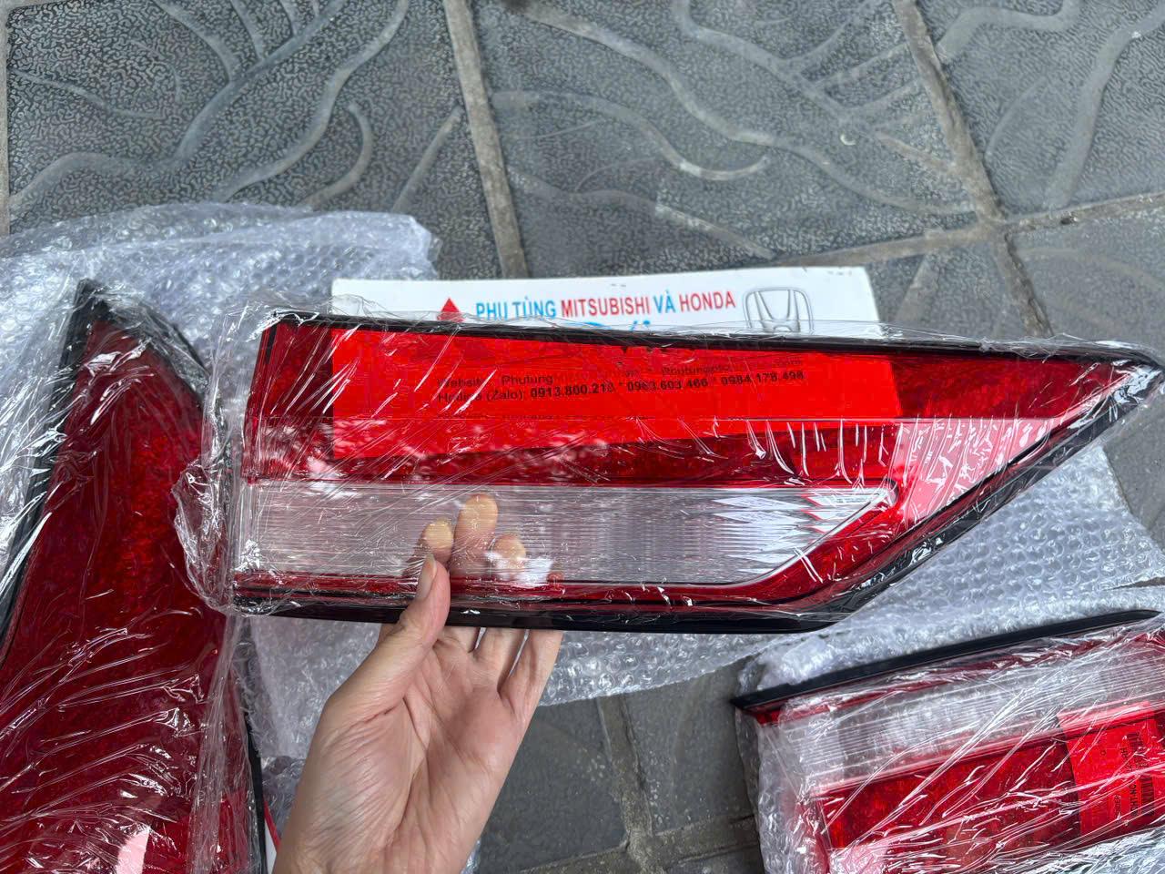 Mặt, Vỏ, Nắp đèn hậu, đèn lái sau xe Mitsubishi Xpander 2022-2026