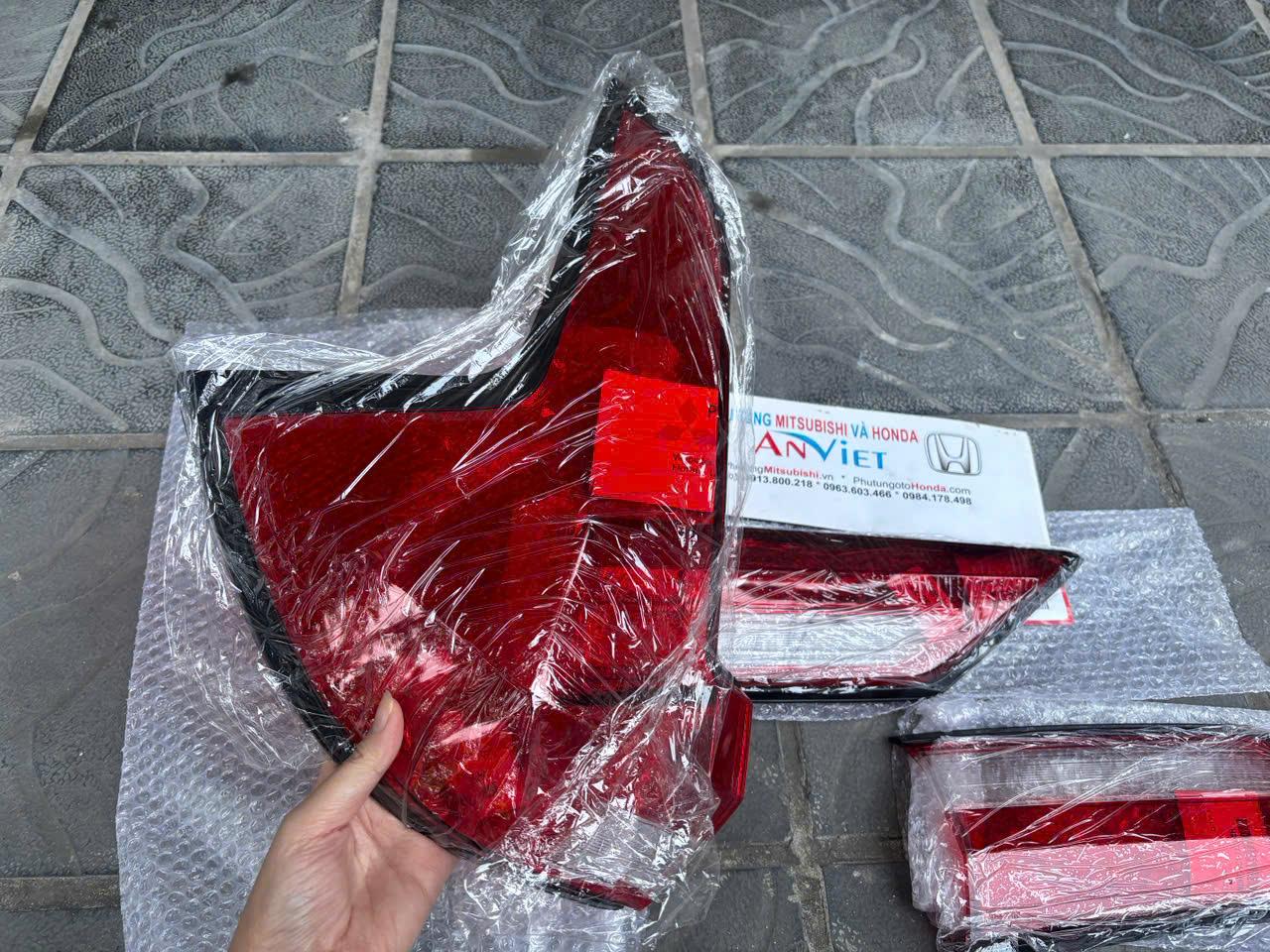 Mặt, Vỏ, Nắp đèn hậu, đèn lái sau xe Mitsubishi Xpander 2022-2026