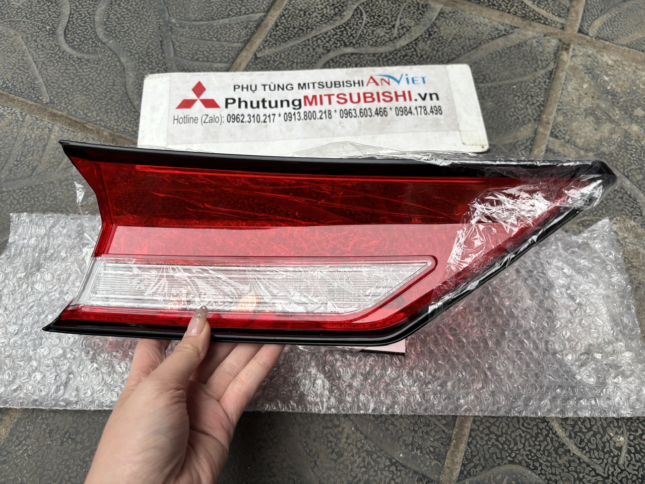 Mặt, Vỏ, Nắp đèn hậu, đèn lái sau xe Mitsubishi Xpander 2022-2026