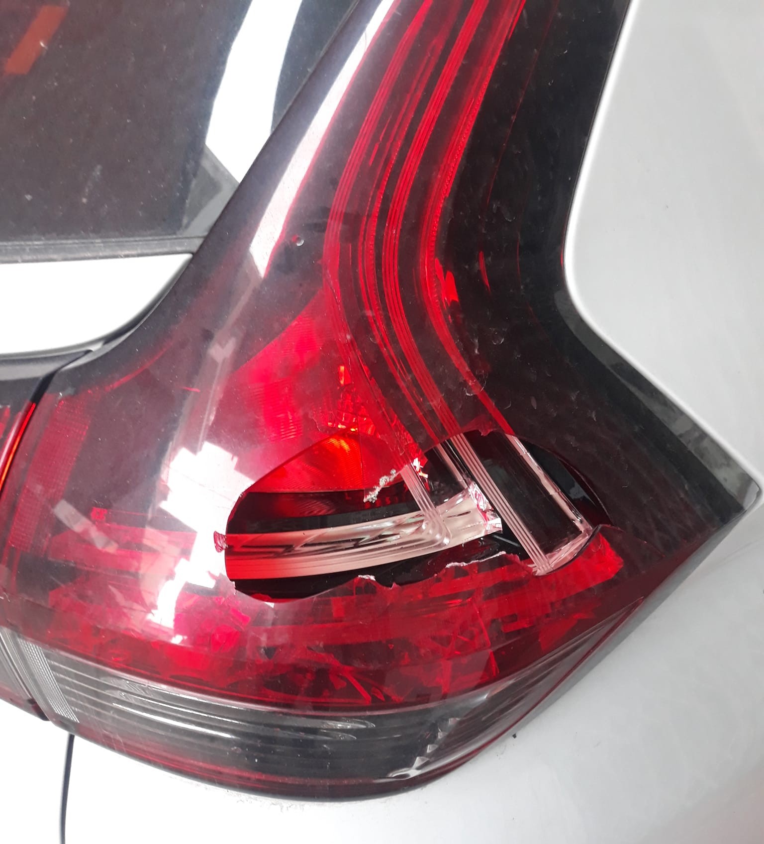 Mặt, Vỏ, Nắp đèn hậu, đèn lái sau xe Mitsubishi Xpander 2022-2026