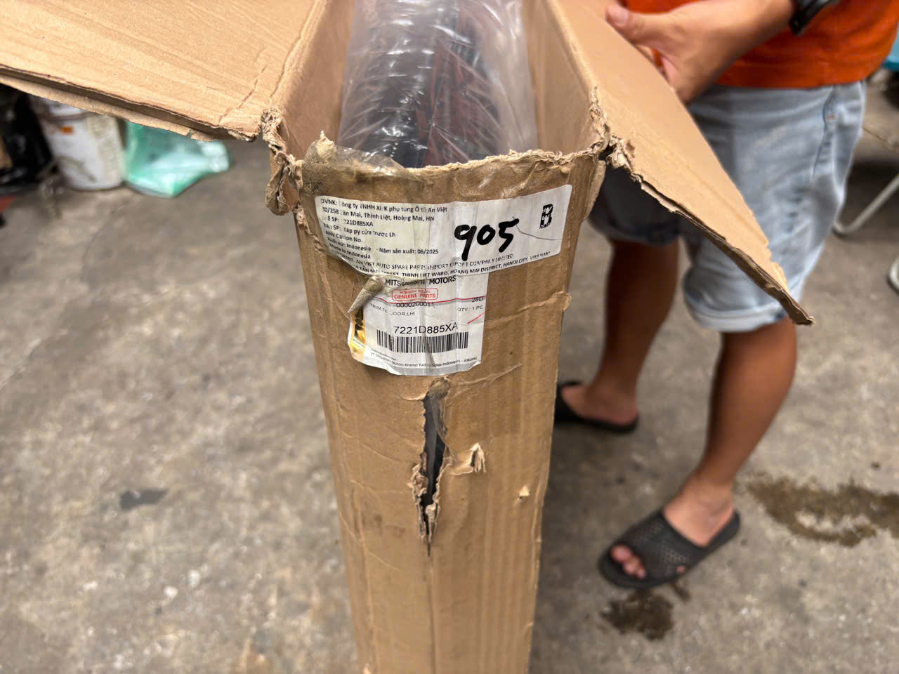 Tappi, táp li cửa trước Mitsubishi Xpander bên lái LH 7221D885XA