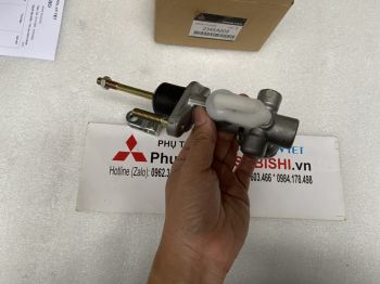 Tổng côn xe mitsubishi Zinger