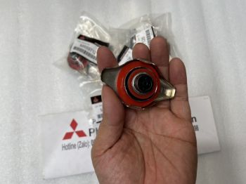 Nắp két nước xe Mitsubishi Triton