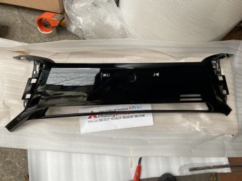 Ốp ba đờ sốc trước xe Mitsubishi Xpander chính hãng